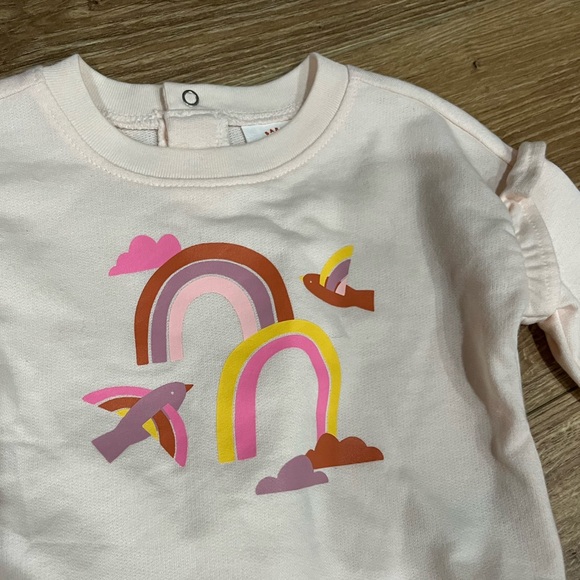 Cat and Jack NWT Baby Girl Bird and Rainbow Sweatshirt size 6 to 9 month - Picture 2 of 5